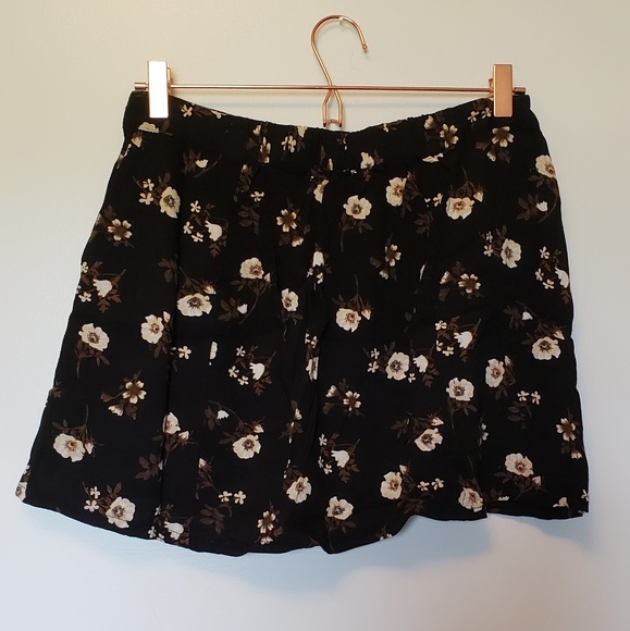 PacSun Kendall and Kylie Floral Skirt - Picture 3 of 4